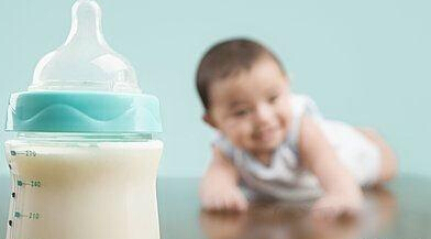 第八批嬰幼兒配方乳粉產(chǎn)品注冊(cè)獲批，5家企業(yè)15個(gè)配方通過審評(píng)